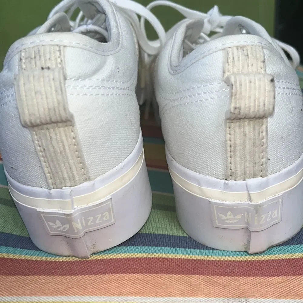 EXCELLENT CONDITION WOMEN’S 11 ADIDAS WHITE/CREAM  NIZZA PLATFORM SHOES